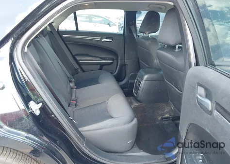 2021 Chrysler 300 Touring z USA, uszkodzony, nr VIN 2C3CCAAG5MH637011